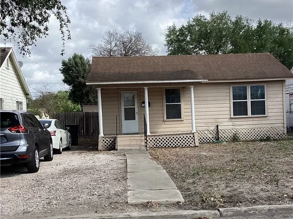 1021 E 2nd St, Alice, TX 78332