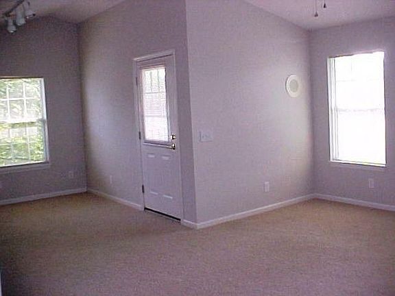 5th image of 2942 D Mulberry Ln