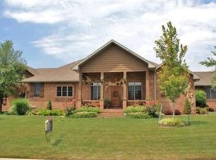 1585 Club Ter, Bolivar, MO 65613