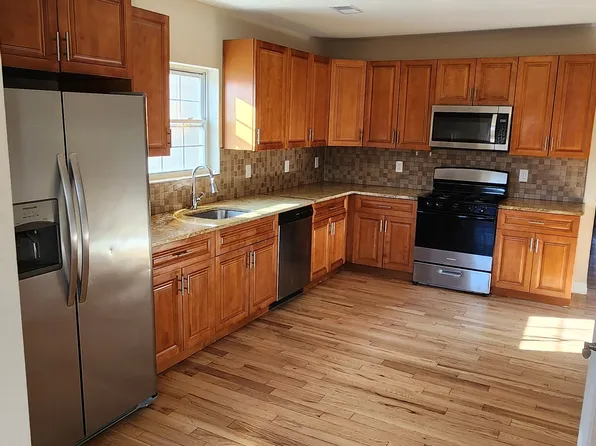 148 5th St Floor 2, Elizabethport, NJ 07206