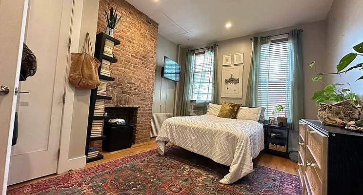 Rented by Skyhigh Realty NYC LLC | media 2