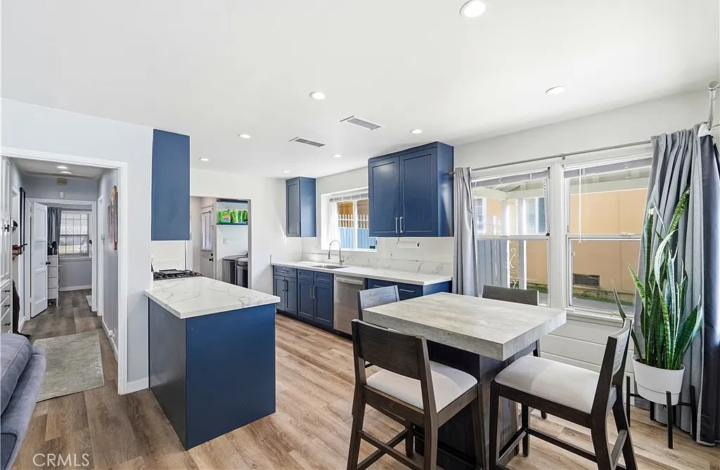2 bed, 1663 sqft, $4,000 — Photo 4