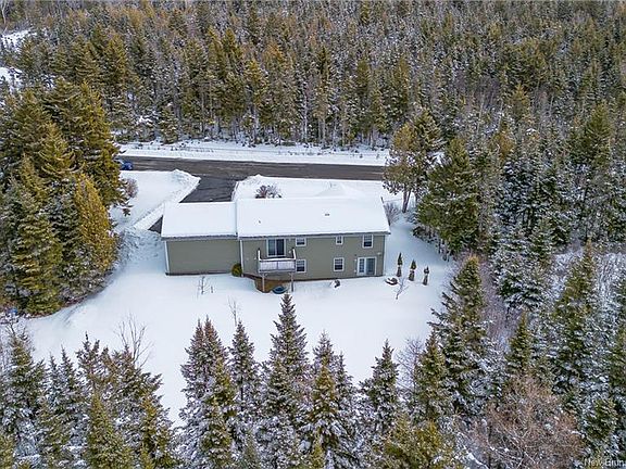 2nd image of 21 Emerald Lake Rd