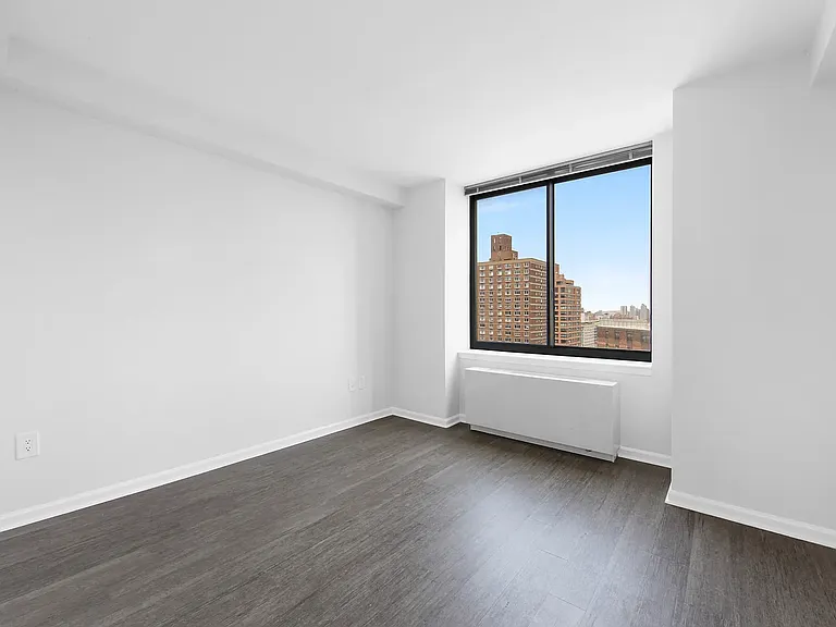 408 E 92nd St #21B — Photo 8