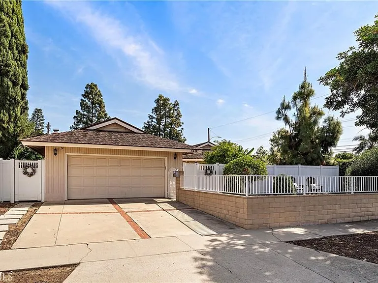 1481 Lance Dr — Photo 4