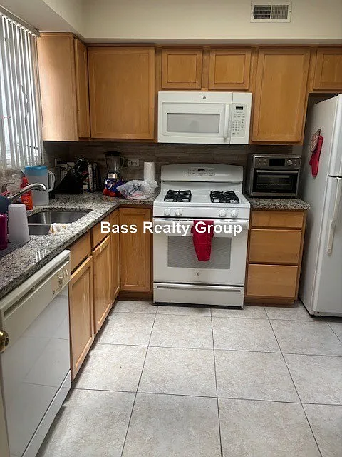 2 bed, 2.0 bath, 1000 sqft, $1,925 — Photo 4