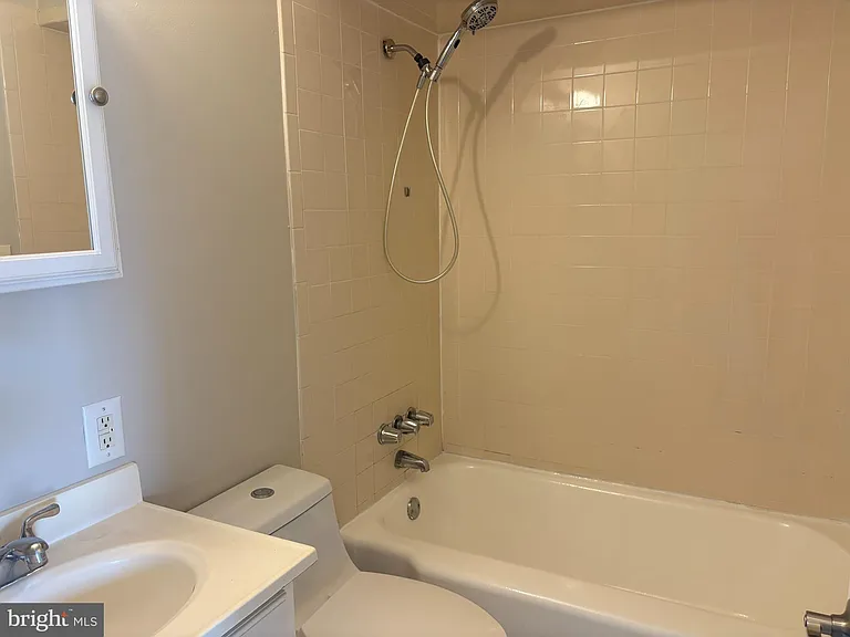 517 Tatum St — Photo 6