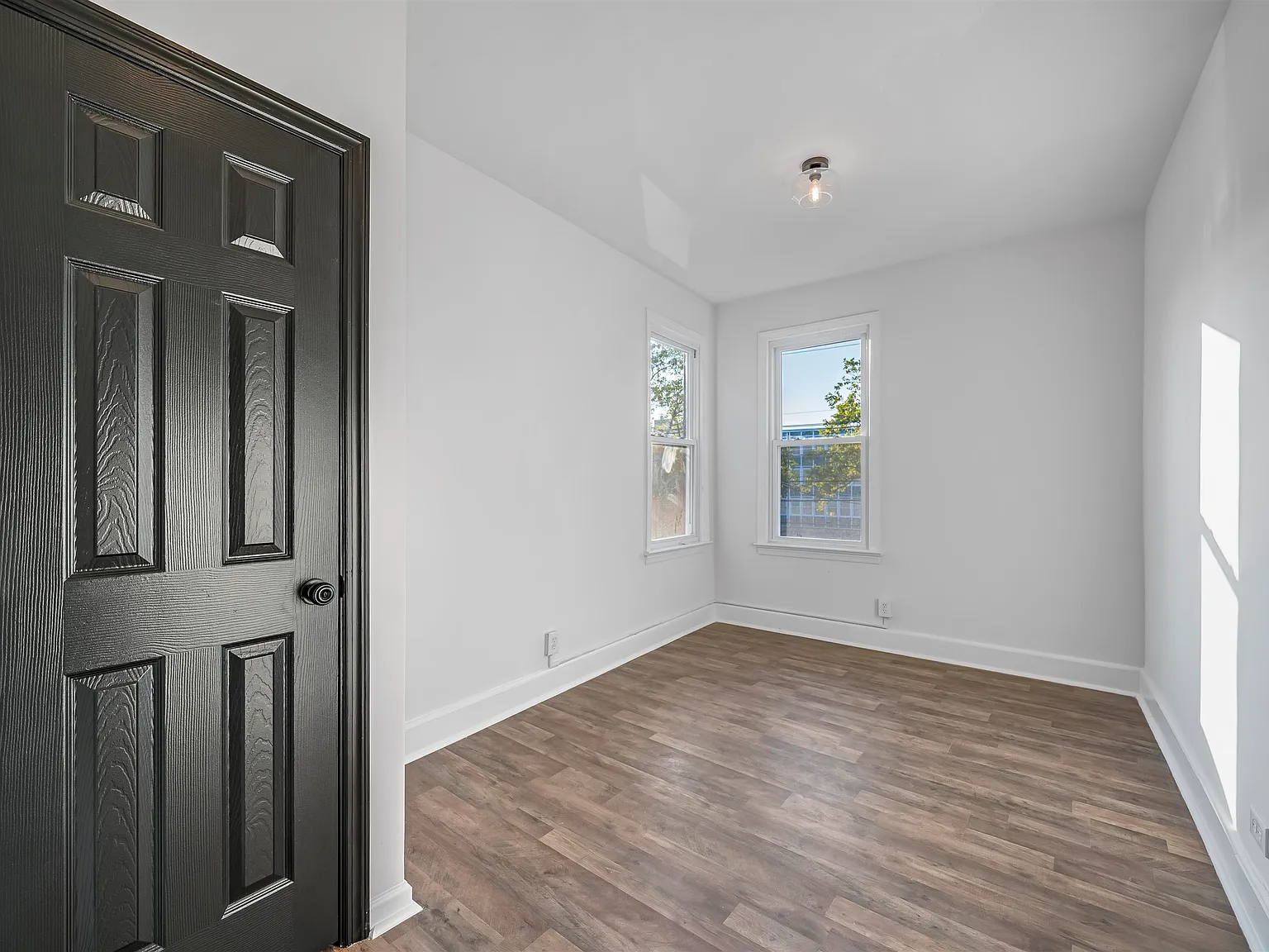 3 bed, 2.0 bath, $2,500 — Photo 3