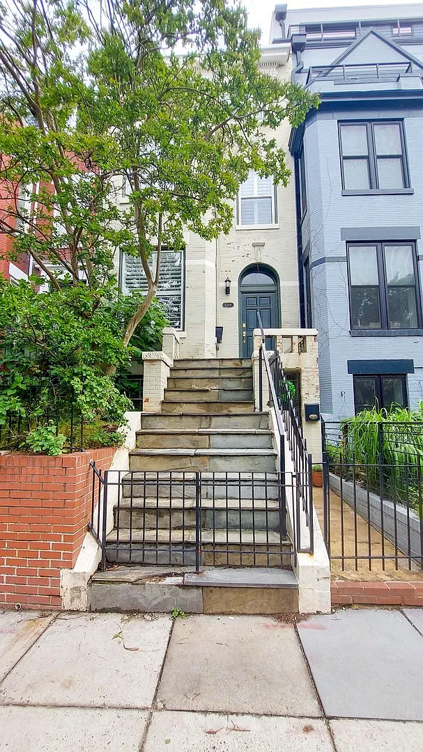 2719 Ontario Rd NW — Photo 3