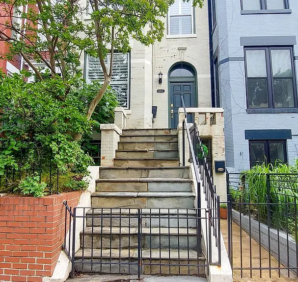 2719 Ontario Rd NW — Photo 3