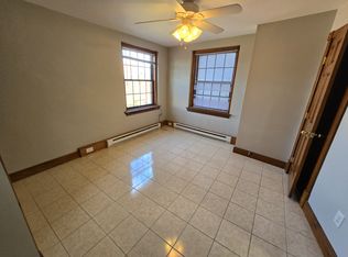 1170 Chapel St #404, New Haven, CT 06511