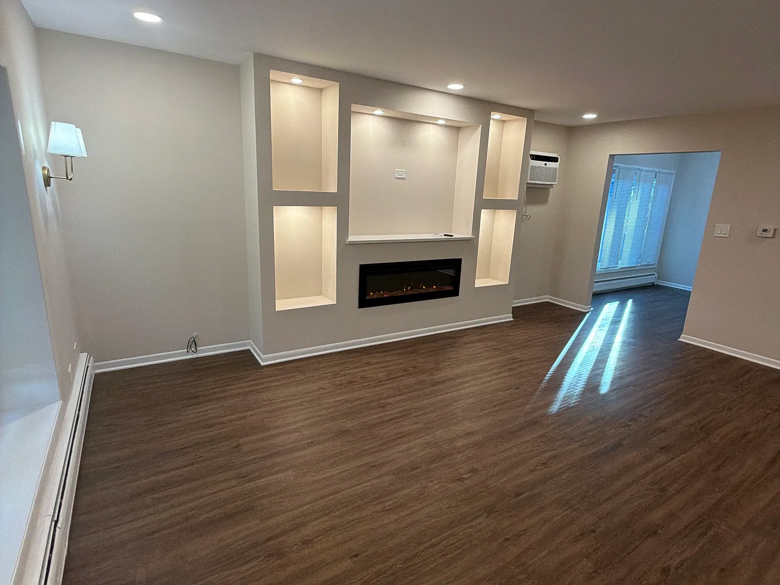 3 bed, 1.5 bath, 1200 sqft, $3,300 — Photo 3