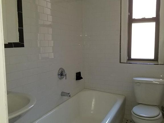 5th image of 4863 Broadway APT 3P