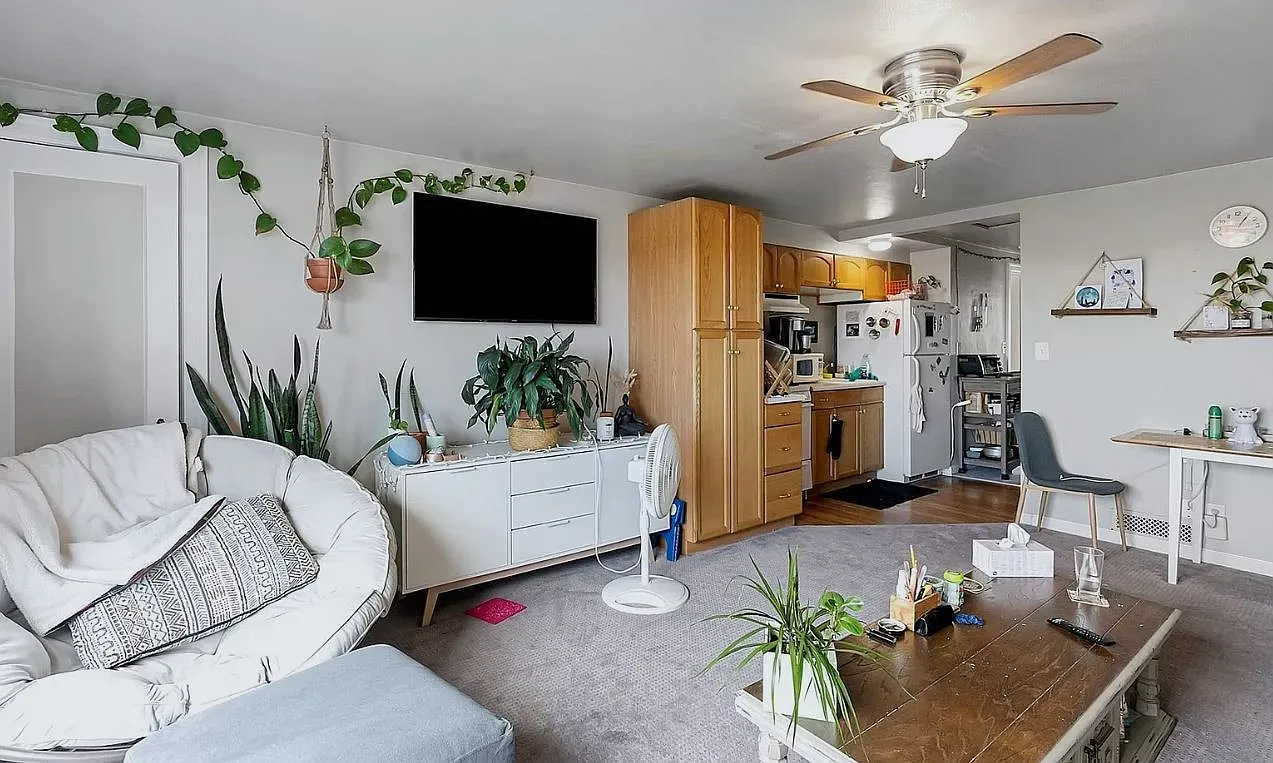 2 bed, 900 sqft, $1,700 — Photo 3