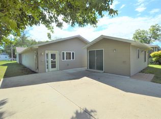 807 S Merton St, Aberdeen, SD 57401