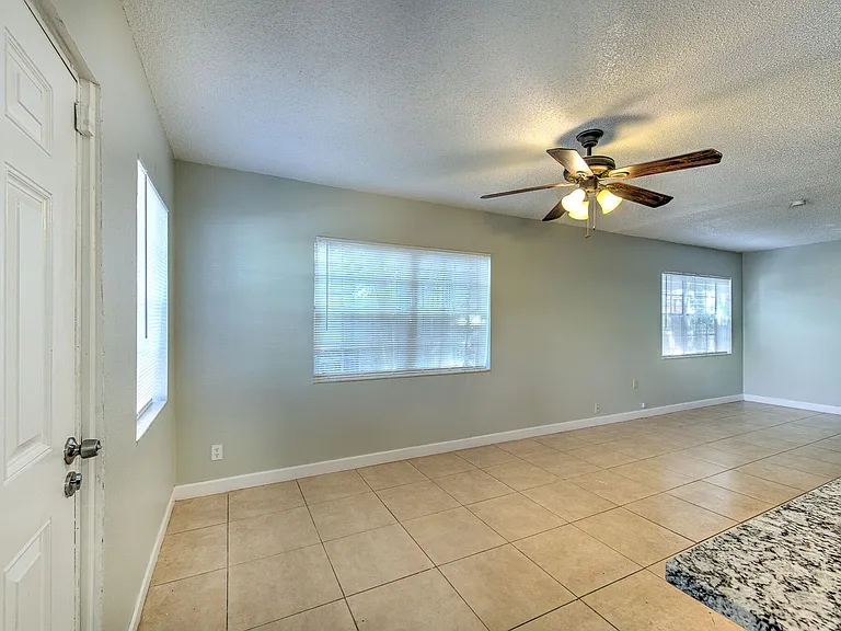 3514 Sarah St — Photo 16