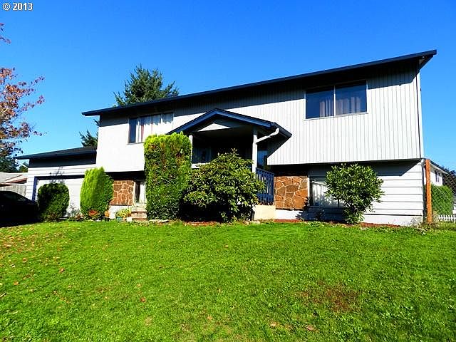 1st image of 304 NE 132nd St