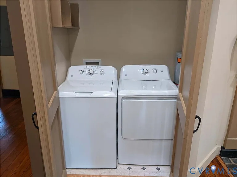 519 Grove Ave #B — Photo 10