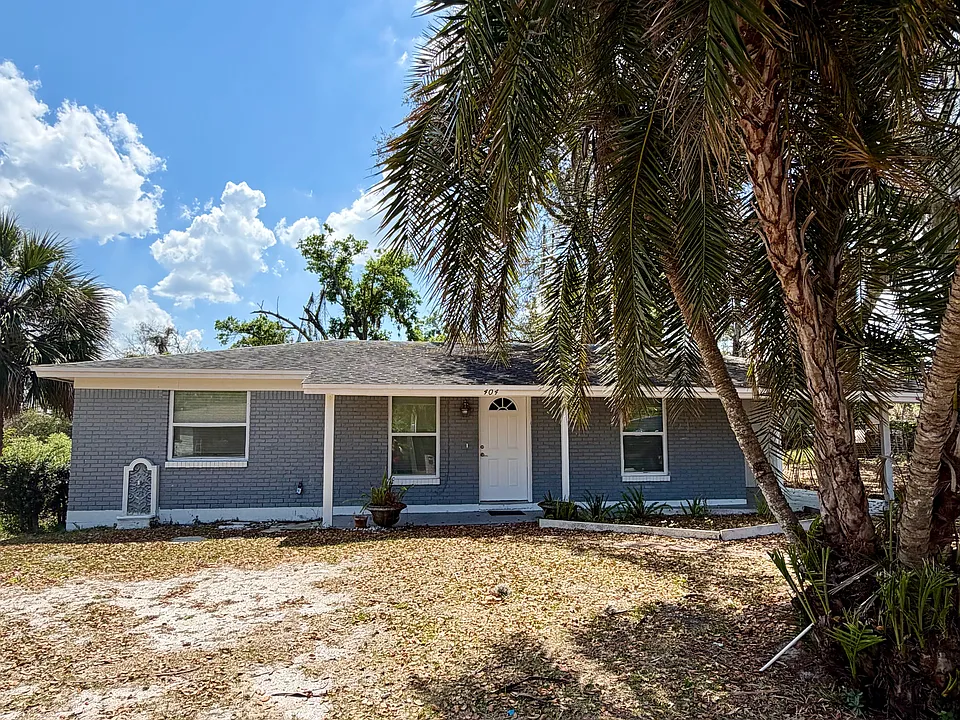 404 Magnolia St