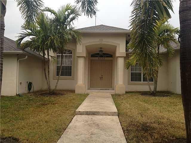 2nd image of 6113 Grapeview Blvd