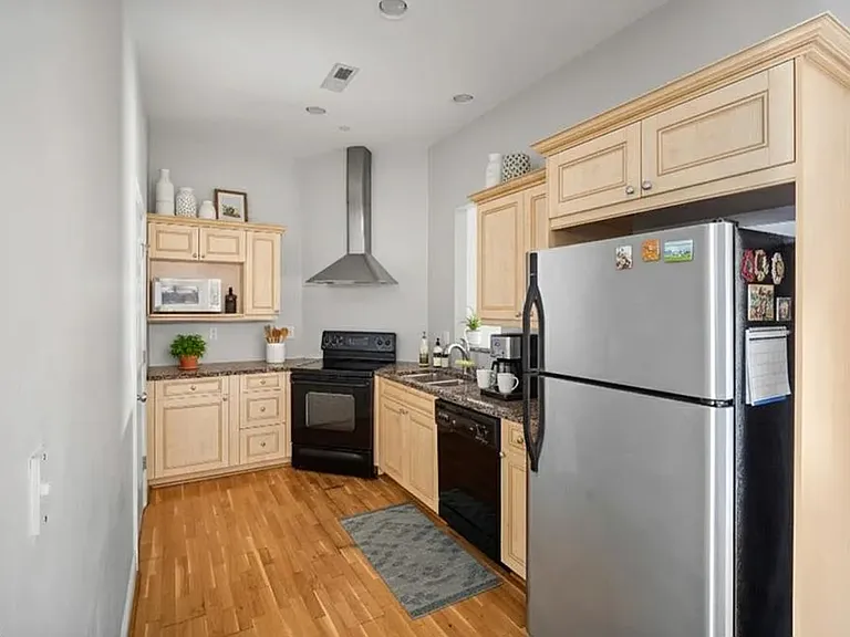 360 S Elm St #204 — Photo 10