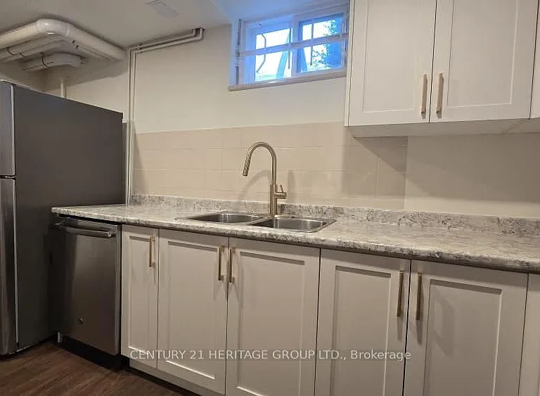 9 Addison St #BASEMENT — Photo 8