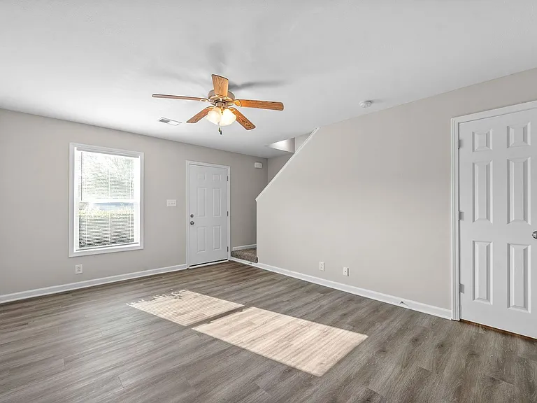 2 Bedroom Pet Friendly Townhome For Rent in Sango! — Photo 26
