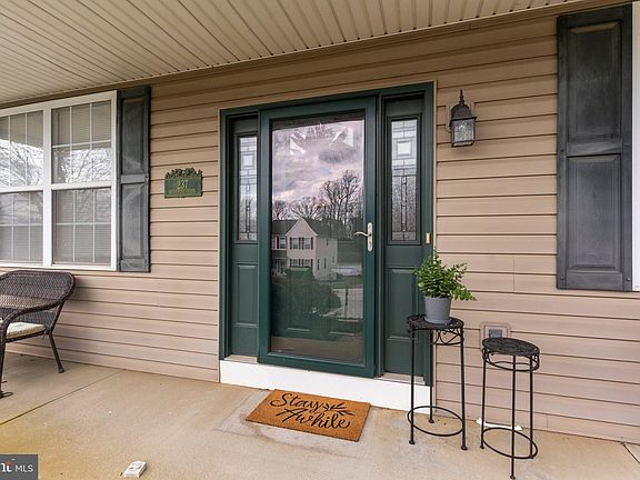 5th image of 237 Beaumont Dr