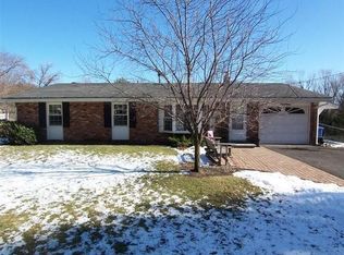 14 Highfields Rd, Clinton, NJ 08809