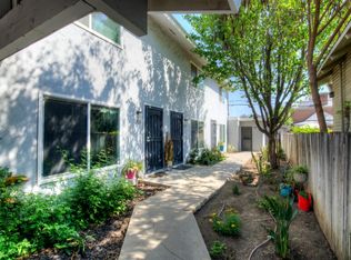 402 N Poplar Ave, Fresno, CA 93701