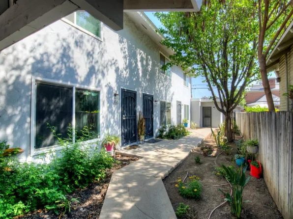 402 N Poplar Ave, Fresno, CA 93701