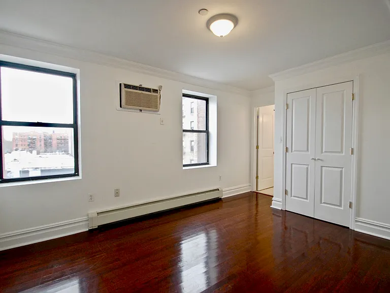 4907 43rd Ave #5R — Photo 8