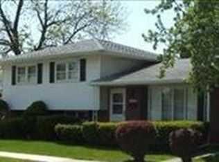 1838 Magnolia Ln, Munster, IN 46321