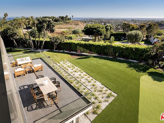 3rd image of 5931 Kanan Dume Rd