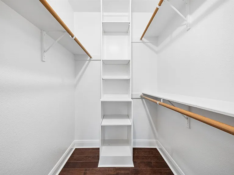 2500 Steck Ave #18 — Photo 21