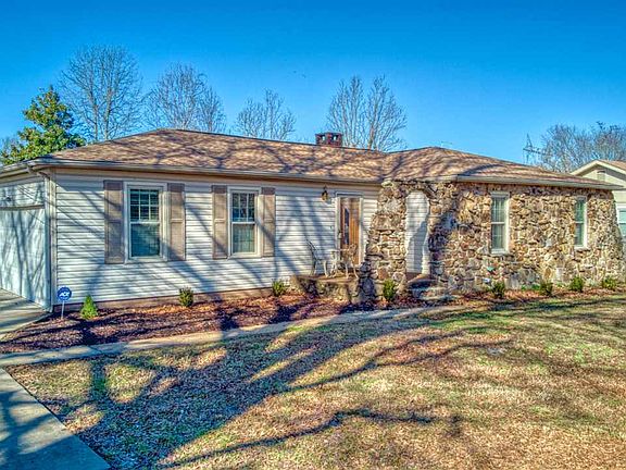 4th image of 167 Charlesmeade Dr