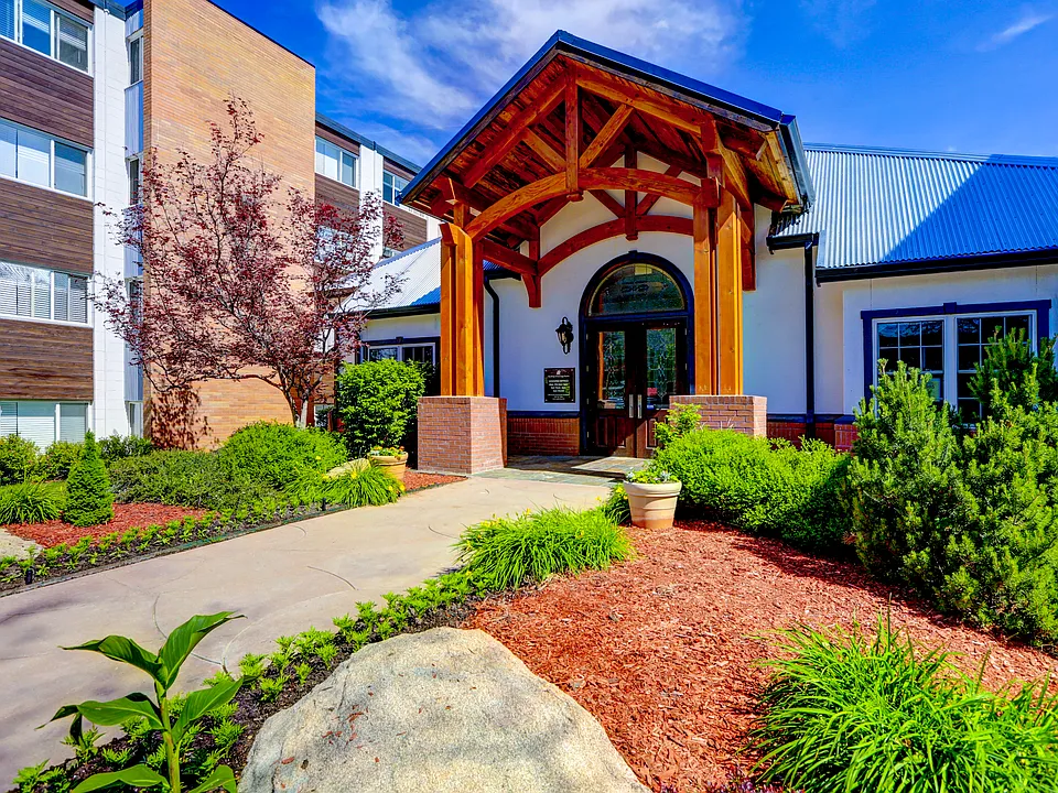 Sterling Boulder Apartments - Student Living