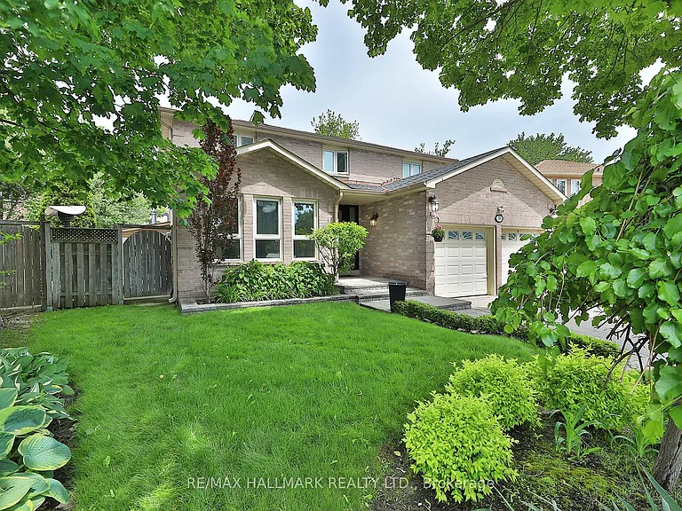 58 Pickett Cres — Photo 2