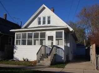 312 Orchard St, Elgin, IL 60123