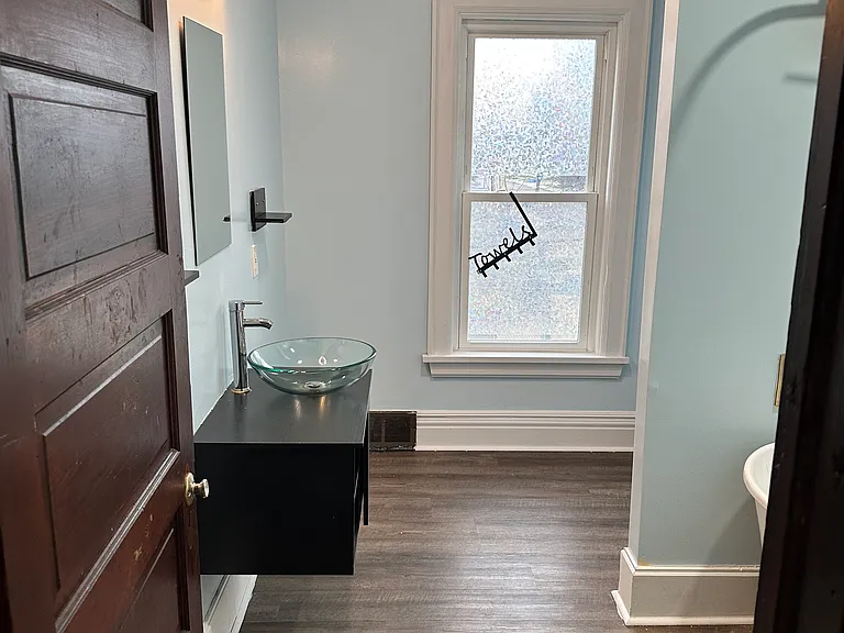 270 Dewitt St #1 — Photo 7