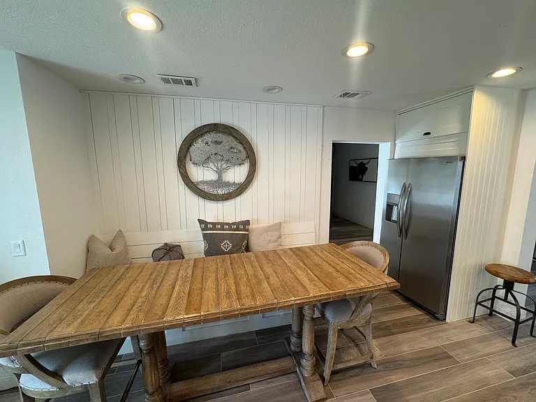 289 Vista Royale Cir W — Photo 16