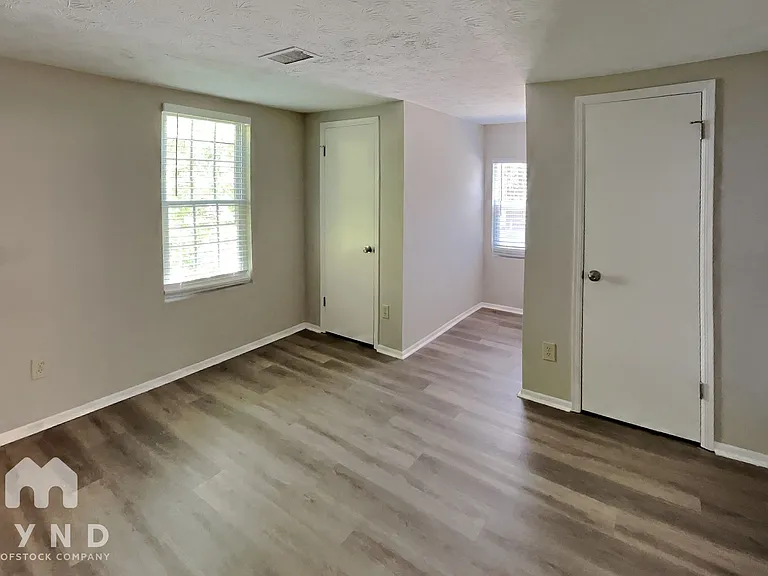 2139 Victoria Pl — Photo 19