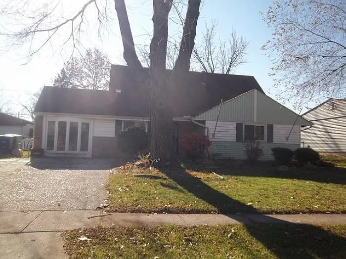 3829 Gilroy Rd photo 1