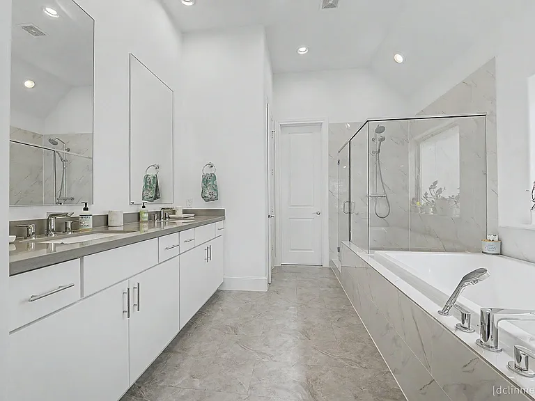 4009 University Grove St — Photo 32