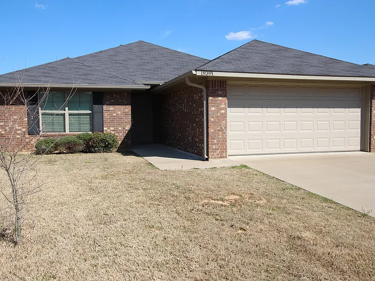 19391 King Ranch Dr — Photo 1