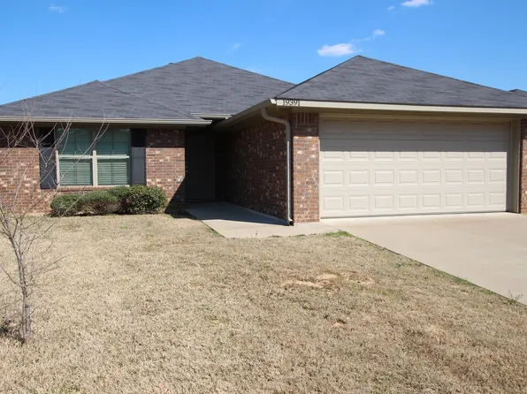 19391 King Ranch Dr, Flint, TX 75762