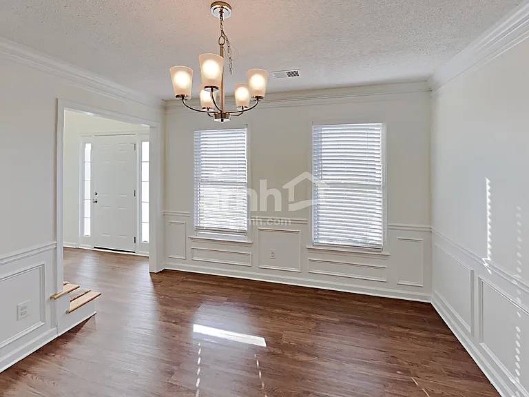 1121 Lauren Way NW — Photo 8