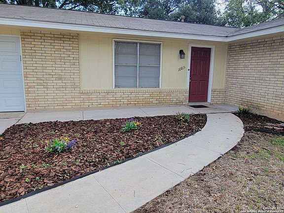 3rd image of 10815 Lazy Oaks Dr