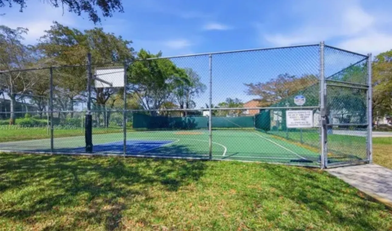 2 bed, 1.5 bath, 1380 sqft, $3,000 — Photo 4