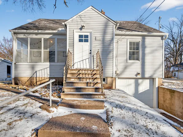 1336 Florence Ave, Clinton, IA 52732